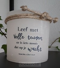 WINDLICHT S LEEF MET VOLLE TEUGEN