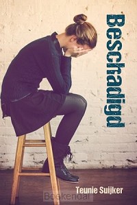 BESCHADIGD