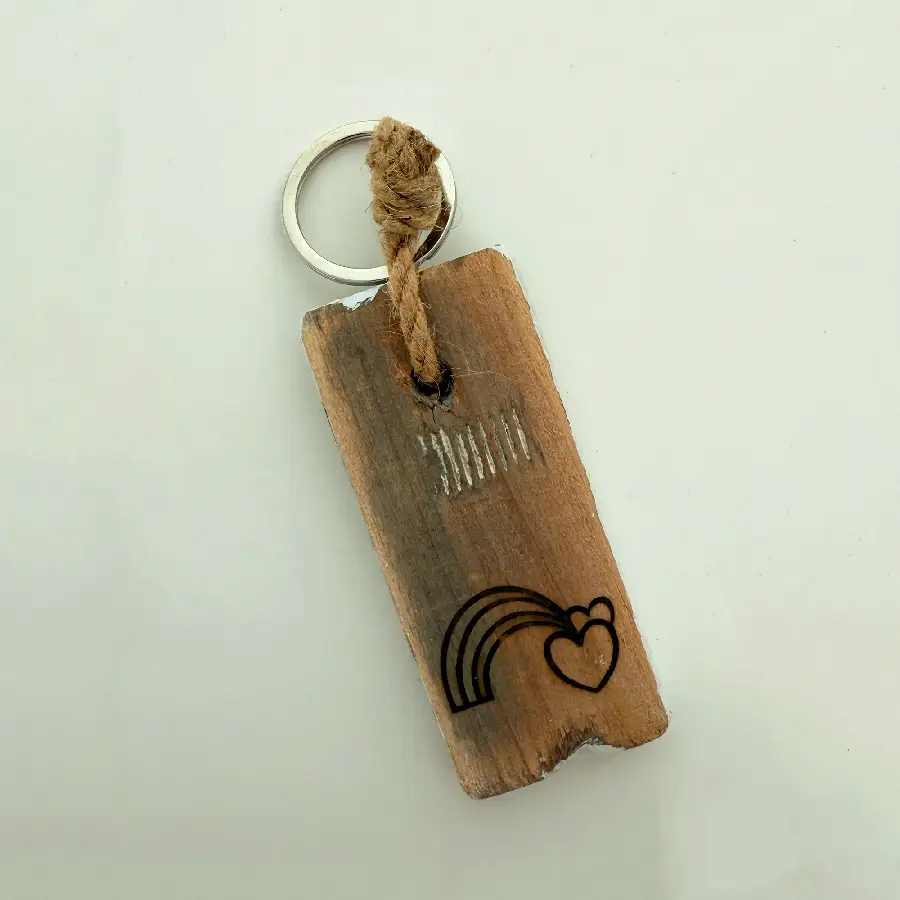 SLEUTELHANGER REGENBOOG EN HARTJES